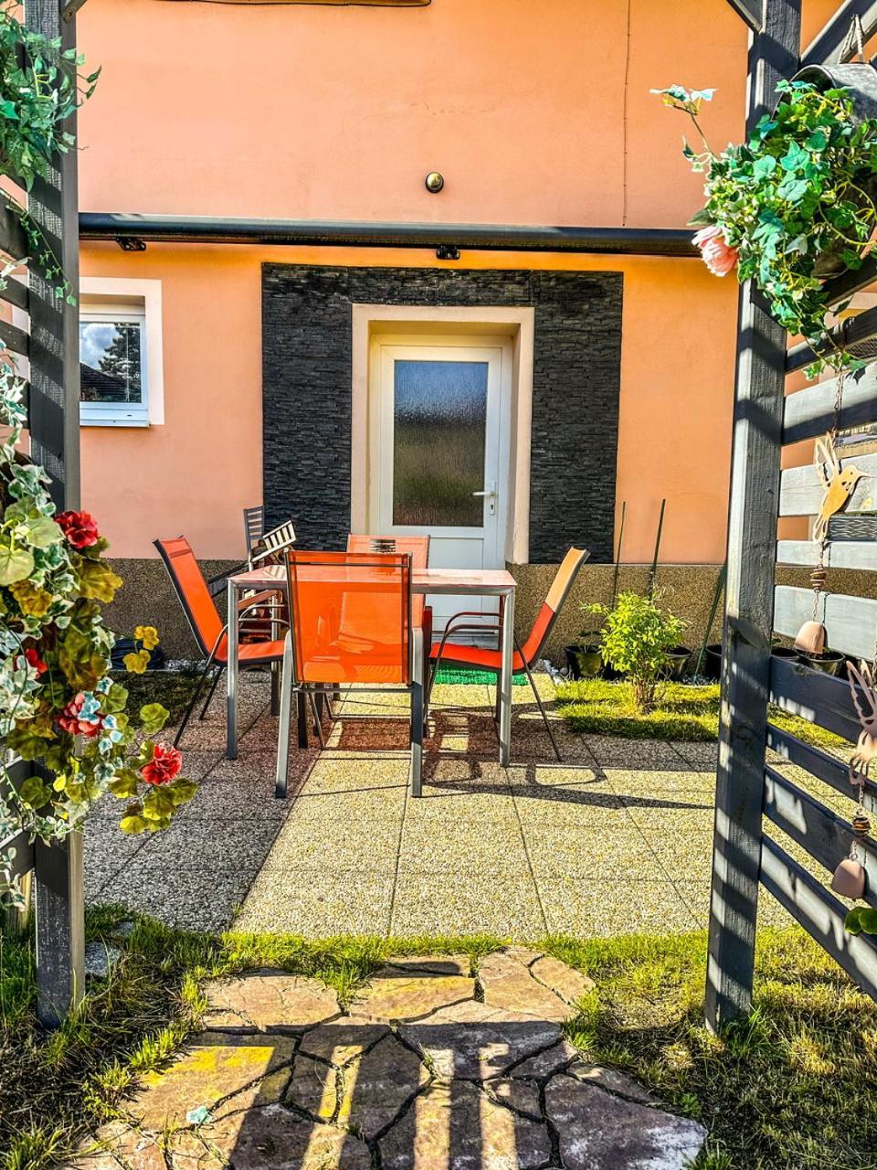 Apartman Pod Hradem Horšovský Týn Екстериор снимка